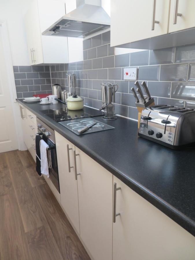 Entire 2 Bed Ground Floor Apartment Central But Quiet Newmarket  Exterior photo