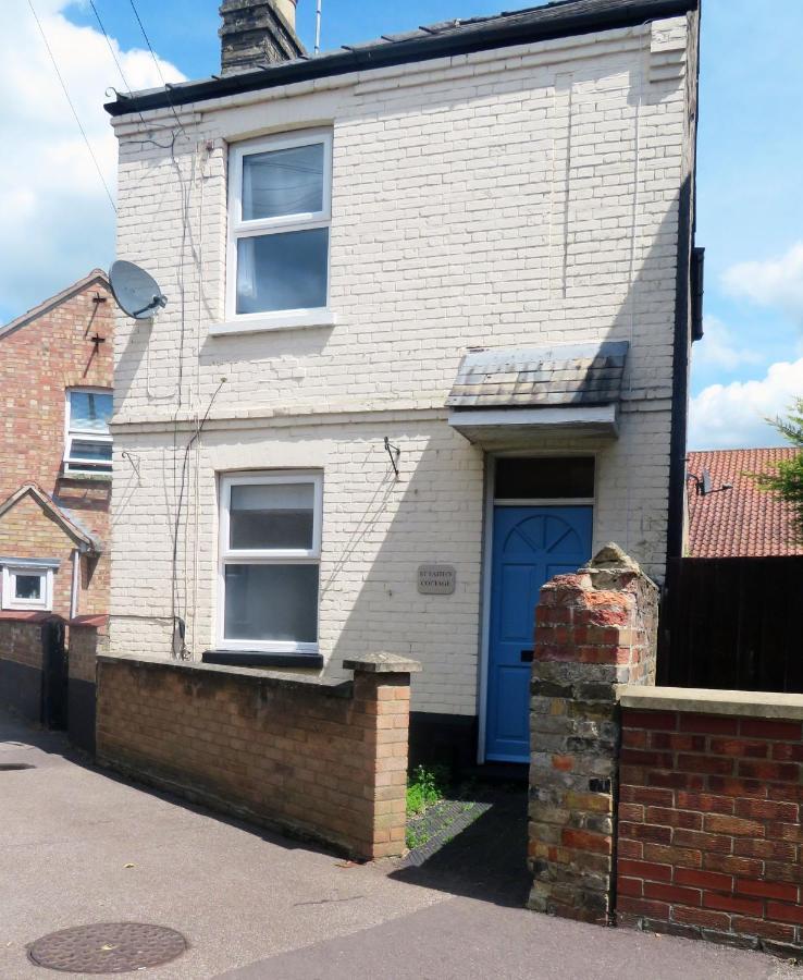 Entire 2 Bed Ground Floor Apartment Central But Quiet Newmarket  Exterior photo