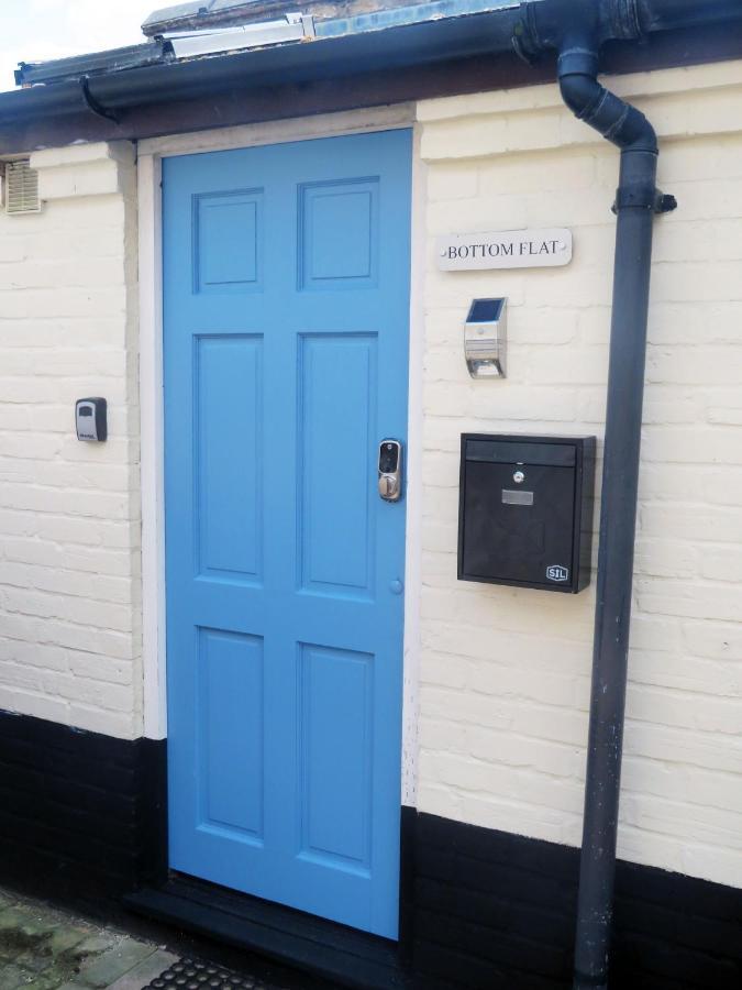 Entire 2 Bed Ground Floor Apartment Central But Quiet Newmarket  Exterior photo